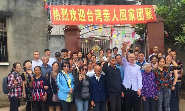 92岁台湾老兵回重庆寻亲，下飞机后却怒斥子女：这不还是台北？