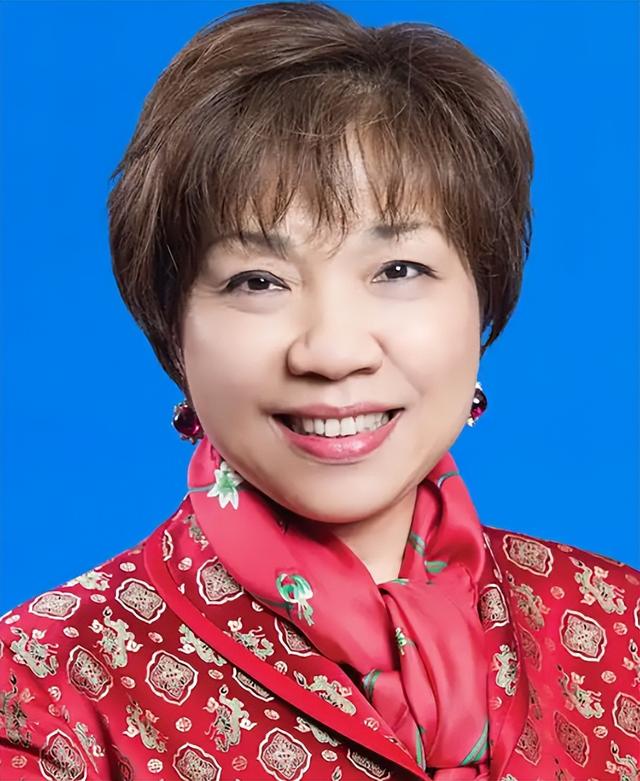 被造谣1个月后，参与香港火灾救援的李连杰	，实现了“口碑暴涨	”