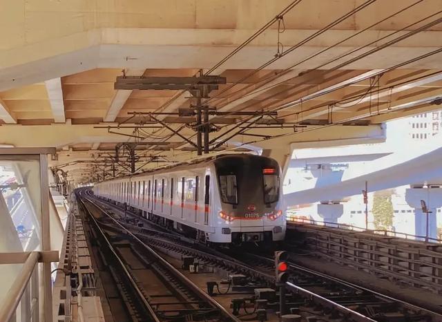 我是北京人，去了嘉定和宝山，直言不讳：嘉定跟宝山天差地别