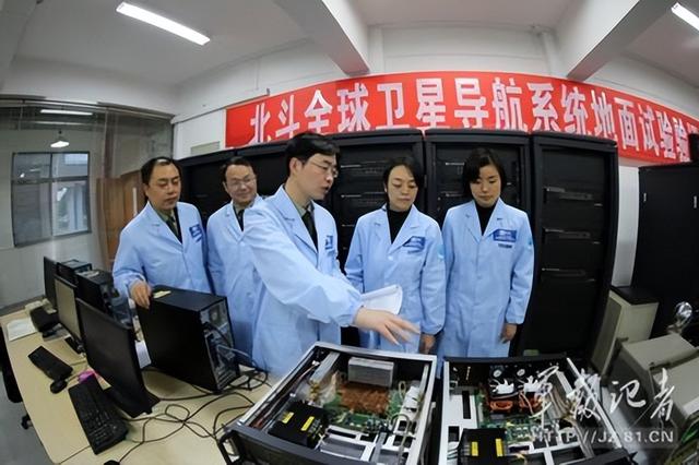 性能高出1000倍！中国北斗被某国电磁干扰，他成功破解助北斗建成