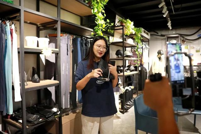 策马扬鞭 潇洒走一回