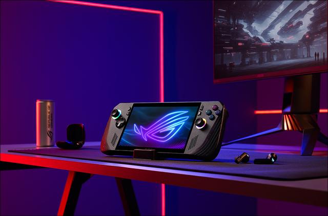 英特尔放大招！PantherLake核显瞄准PC掌机，硬刚AMD能否逆袭？