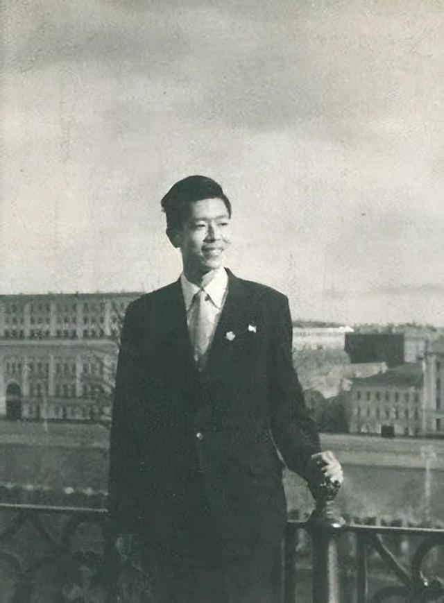 三婚娶小37岁徒弟，81岁生女，84岁生儿，如今住美国豪宅好不惬意