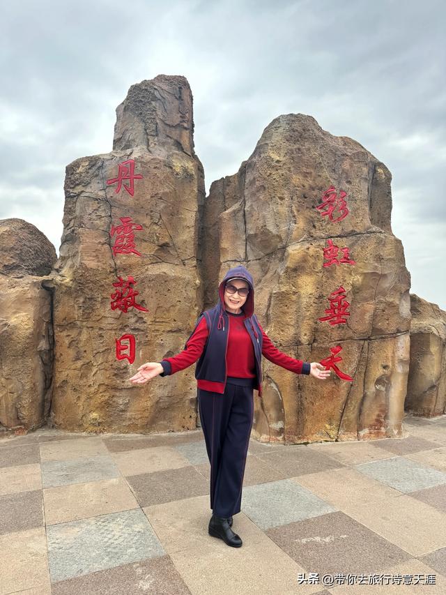 兰州水墨丹霞，藏在荒山人未识