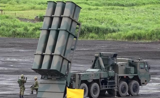 高市早苗吓坏了，日本向中国发出抗议后，辽宁舰北上直冲日本本土