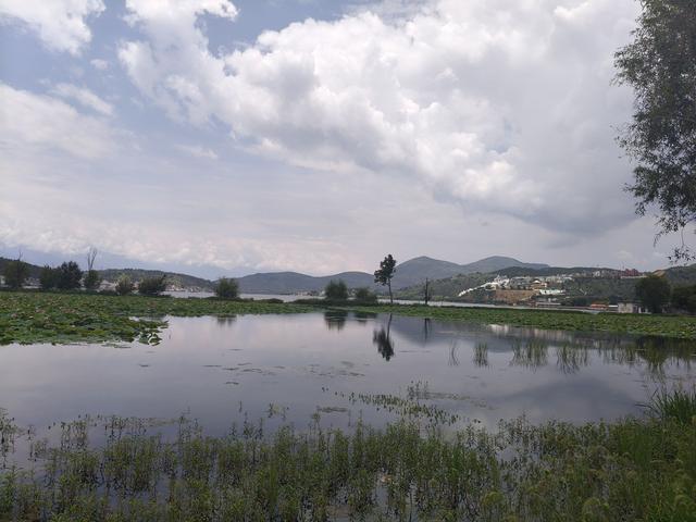 云南大理风景美如画，美食香飘四溢