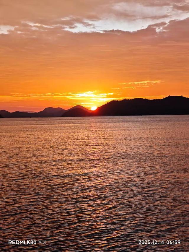 到沙头角看海上日出