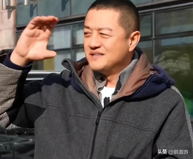 李亚鹏事件再升级！房东助理揭内情	，暗指忘恩负义，当地居民发声