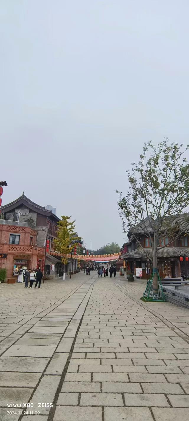 雨中寻洛邑：一座古城的千年回响