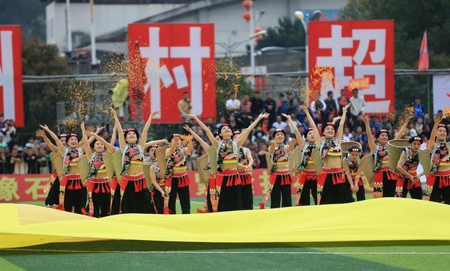 贵州已经失守！全国游客这哪是来避暑？这是来攻占城邦，人潮汹涌