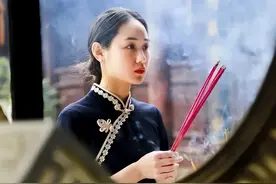 烧香为何一定是三根？每根分别代表什么？传统文化我们要了解清楚图片