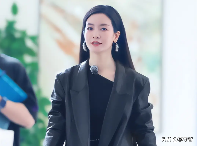 湖南卫视无法重播老版《还珠格格》，借着李晟上浪姐热度重播新版