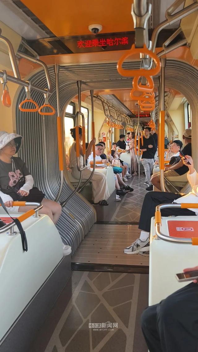 哈尔滨智轨文旅专线开通，10分钟畅享两种快乐！