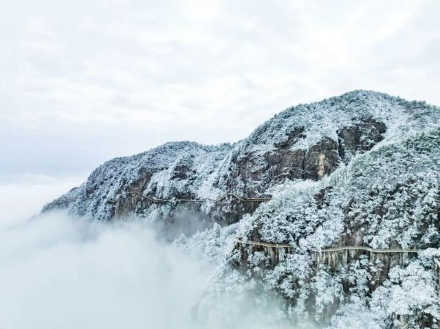 明月山惊现冰瀑雾凇，已经开始期待下雪了！