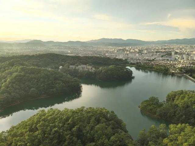 旅居思茅 | 秋日梅子湖 偷得浮生一日 邂逅比天空更透亮的诗境