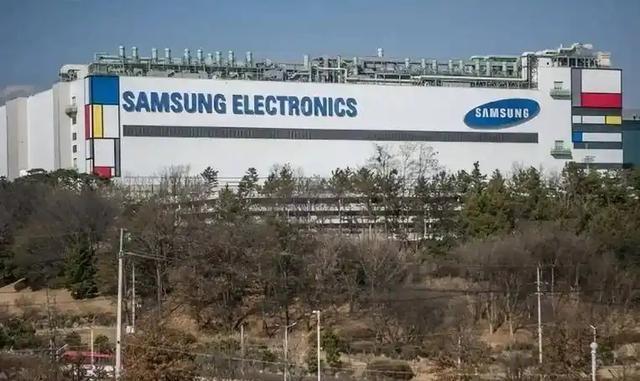 最后48小时	，特朗普终于下令批准，王毅通告全球，给中美交情定调