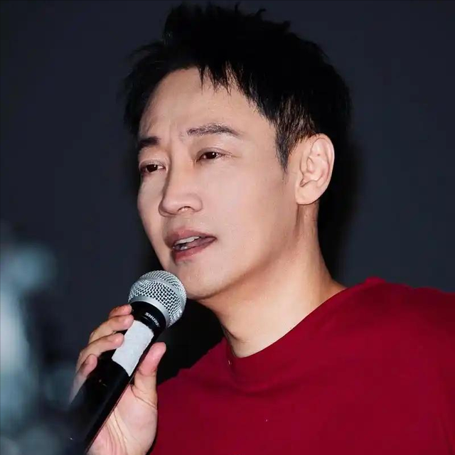 离过年不到2月	，52岁辛柏青高调传出喜讯，朱媛媛终于可以放心了