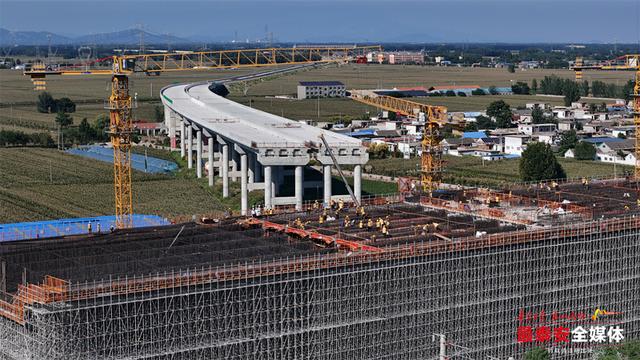 济微高速宁阳县转体桥工程加速推进