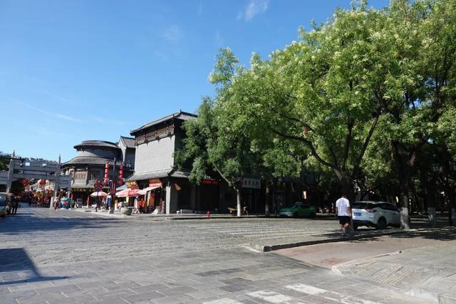 山东，有一座2000年前的一线城市，去青州古城赶一场槐花雨