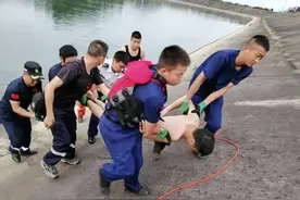 重庆1家3口溺亡后续，村民看到三口棺材痛心不已，母亲已数次晕死图片