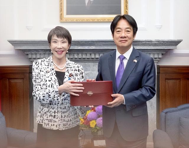 中方制裁大棒刚落下，30名日本议员窜台，日本右翼：必须对华强硬