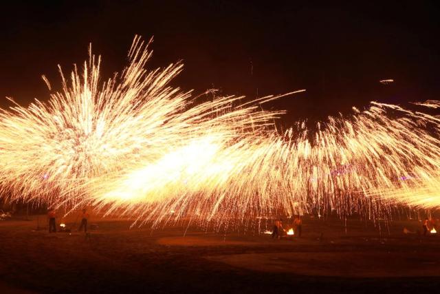 国内多家景区，扎堆宣布免门票，究竟是怎么了？