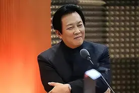 71岁“晚节不保”，老艺术家唐国强，被网友扒出众多黑历史图片