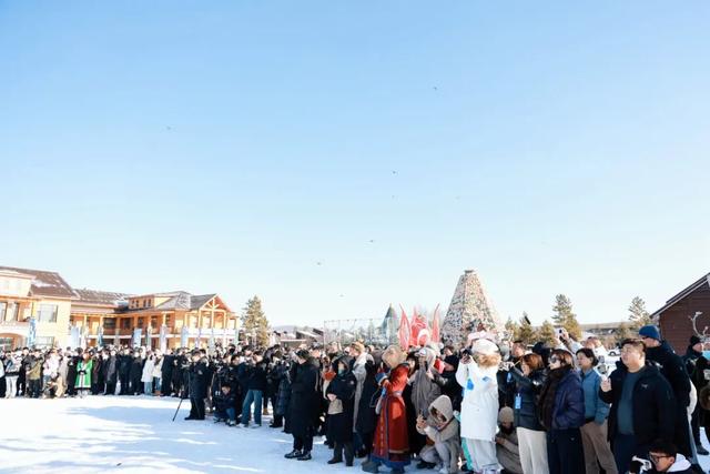 冷极燃情启新季 2025-2026内蒙古自治区冰雪旅游季暨呼伦贝尔冬季旅游启动仪式在根河市举行