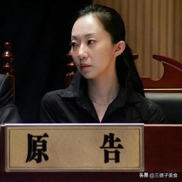 独居北京无人照料	，家中杂乱简陋环境寒酸，79岁侯耀华晚年凄凉