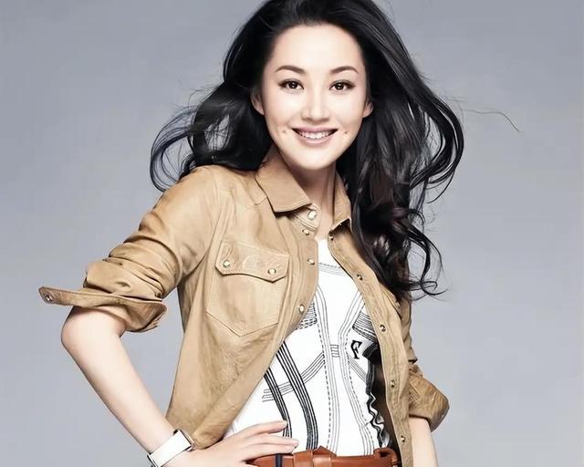 她一生 “风流成性、老少通吃”，撩汉无数，现如今56岁却依旧单身