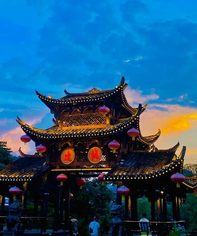 边城印象：一口吃三省 三地闻鸡鸣！