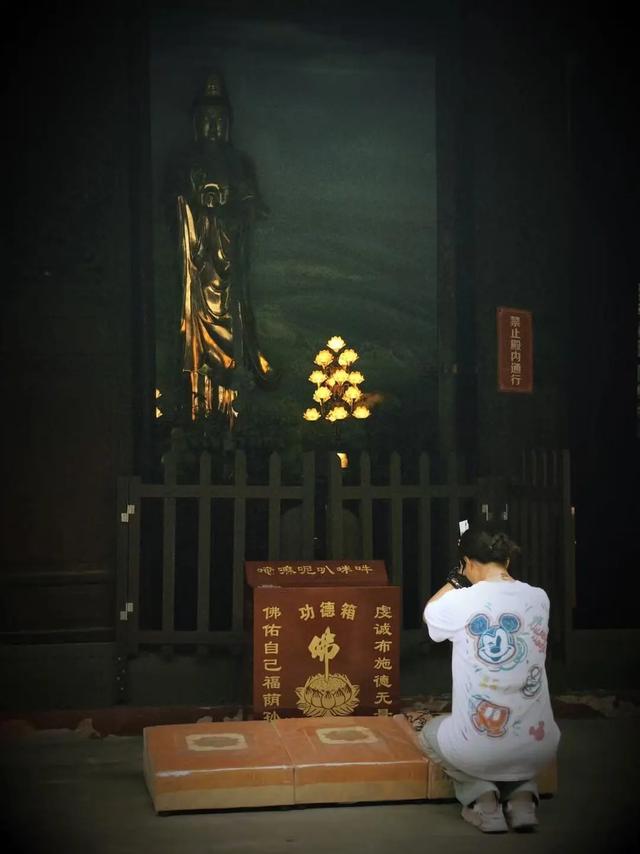 比人民公园巴适!5元素斋管饱、10元茶喝一天,公交直达宝藏古寺