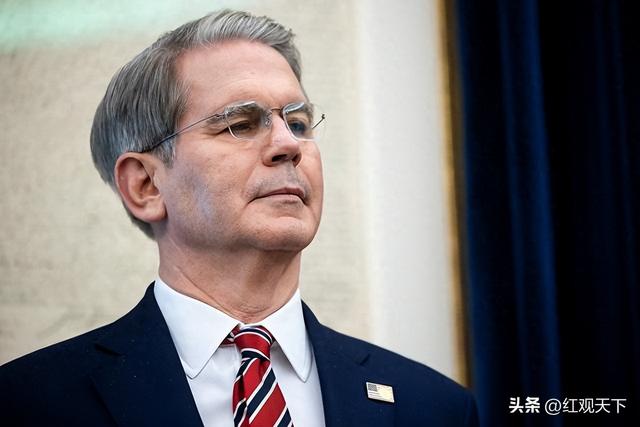 为了能和中方见面，特朗普拼了，改口称：我认为中国一直在帮美国