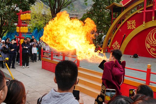 陕西华清宫“双节”体验升级 点燃文旅消费新热潮