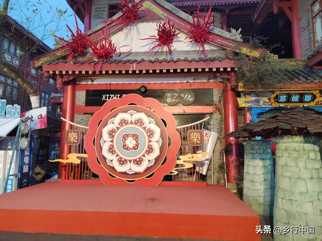 繁华落尽：“大宋不夜城”眉山水街如何从游客十万到门可罗雀？