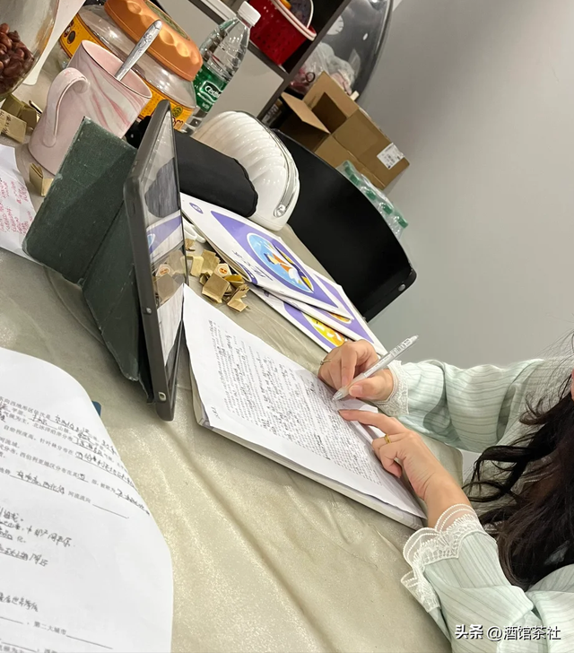 开学第一天，学校的“操作”令多少家长崩溃，是时候出手管管了！
