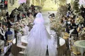 25岁女孩兼职当伴娘20多次：尽力扮演好“新娘闺蜜”，客户多为晚婚的新娘图片