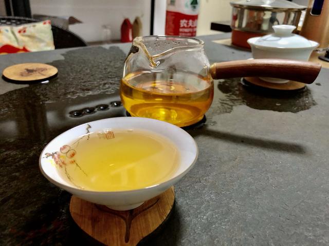 你以为的红茶红汤，白茶白汤，错错错！茶汤“颜色密码”对照表！