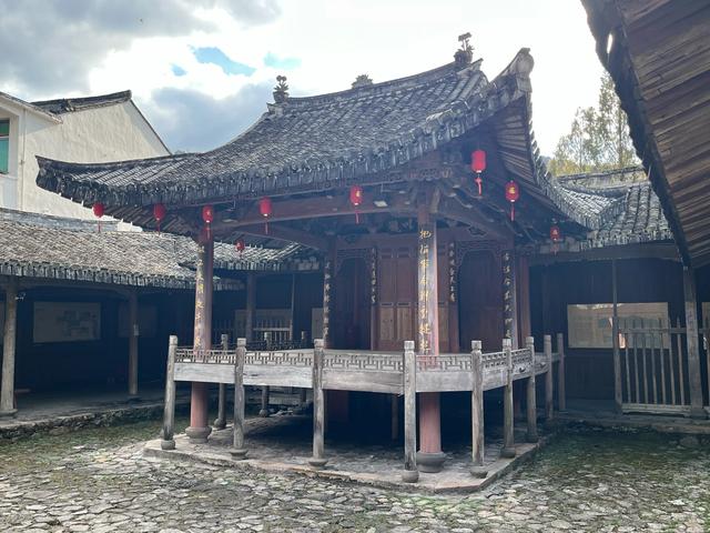 退休夫妻自驾温州永康之苍坡古镇、石桅岩、芙蓉古镇、丽水街