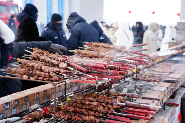 内蒙古冰雪英雄会额尔古纳冰雪欢乐季第三届中俄界河冰钓活动，冰雪盛宴启幕图集