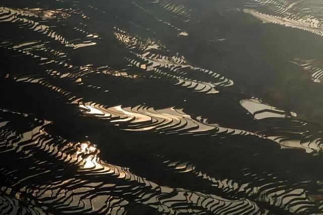 这个元旦，来元阳观赏梯田光影，参加百米长街宴吧