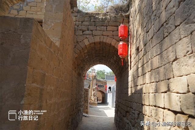 陕西有座“悬天古城”，县城建在山顶上，三面环水、绝壁凌空！
