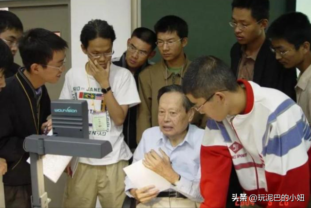 王宫保透露：杨振宁告别式时间确定，地点在八宝山，和邓稼先一样
