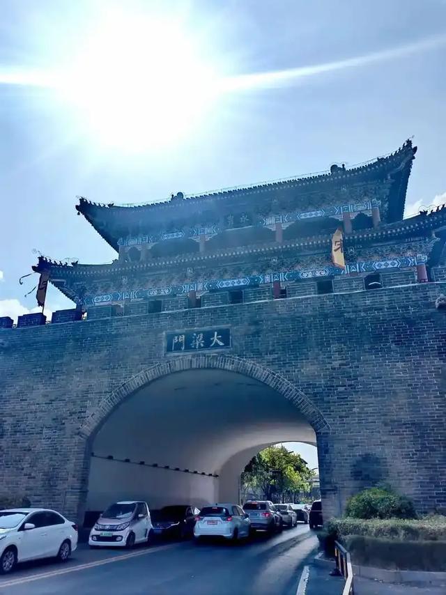 河南开封逛了5天，6个事儿真把我整迷糊了，有明白人给唠唠不？