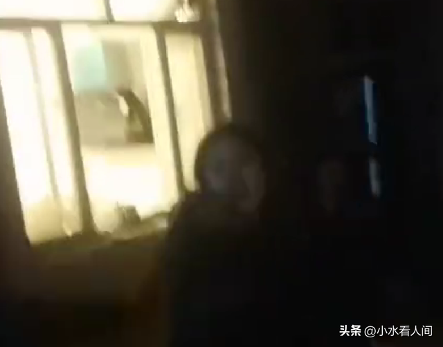 狗主人被反杀案开庭，9人闯门打砸，妻子后悔冲动	，更多细节披露