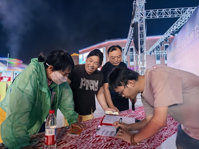 恩施赠新疆万名游客：十二仙境，一卡畅游！