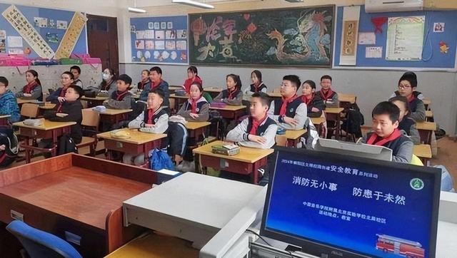 教育部扔下重磅炸弹：2026年开始	，全国一律不准再买校外商业试卷