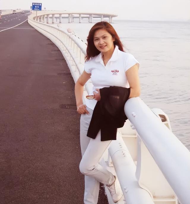 80年代家喻户晓的女演员，嫁给军委副主席儿子，离婚后混得如何？