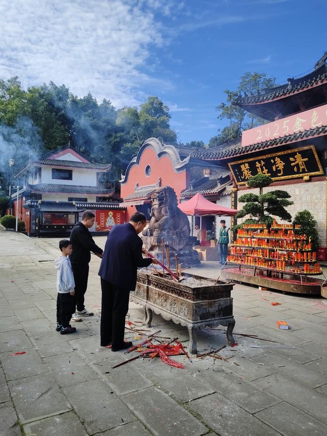 南行漫记：离开南充走G318到达遂宁，驻车圣莲岛营地