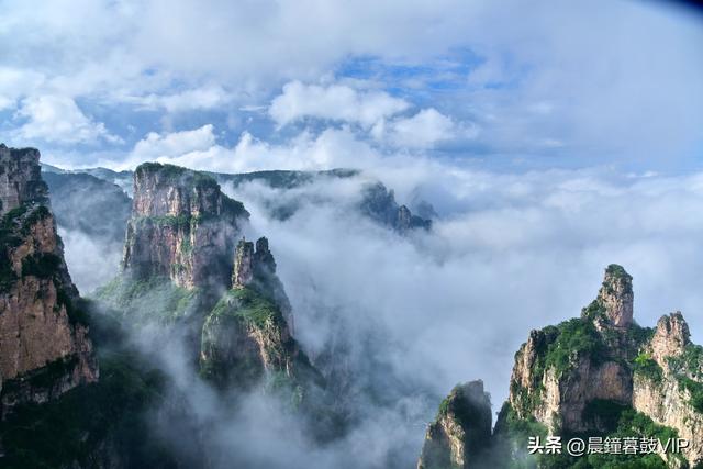 太行山平顺县的天路